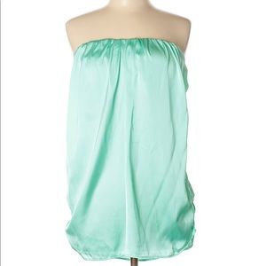 NWT Sleeveless blouse.